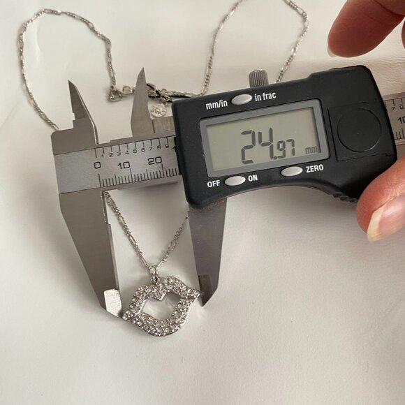 FAC Swarovski Dbl Sided Crystal Lips Pendant Necklace - Picture 5 of 7